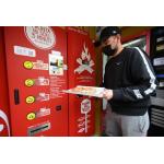 Touch - Screen Ordering Pizza Vending Machine For Busy Airports