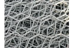 China 1/4 Galvanised Hexagonal Netting Heavy Twisted Pair Construction Mountain Fence supplier