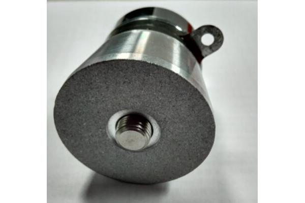 High Efficiency Underwater Ultrasonic Transducer Large Amplitude Low Heat
