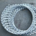 BTO-22 BTO-30 HDP Galvanized 900mm coil diameter concertina razor barbed wire mesh for sale for sale