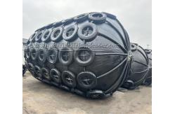 China Black Pneumatic Rubber Fender Customized With Chain Net ISO CCS Certificated supplier
