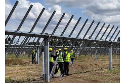China Horizontal Single Axis Solar Tracker Bracket / PV Mounting Structure supplier