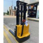 1.5t 2t 3m 4m Electric Forklift Stacker Pallet Truck Portable Small Turning Radius Customized for sale