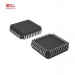 AT89S52-24JU Semiconductor Microcontroller IC Chip Flash Memory Embedded Applications for sale