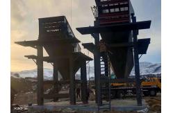 China Efficiency 15 ~ 1300 T/H Linear Vibrating Screen Sieve For Clay supplier