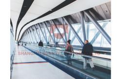China 0° Automatic Airport Conveyor Belt Walkway 8kw With Vvvf Control Device supplier