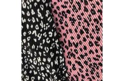 China Medium Weight 150cm Polyester Pleated Crepe Fabric Leopard Printed Fabric supplier