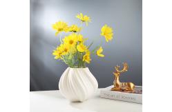 China Ripple Texture Ceramic Vase for Modern Home Decor supplier