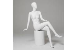 China Fiberglass Full Body Women Mannequin Matte White Displaying Clothes supplier