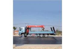 China Liuqi Flatbed Transport Truck 14 Tons With Crane 10 Speed Transmission supplier