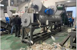 China Multi Function Pet Bottle Label Remover Machine For Plastic Recycling Line supplier
