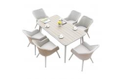 China 100% Hand Weaving Poly Rattan Patio Table And Chairs supplier