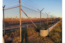 China ISO9001 9 Gauge Cyclone Wire Diamond Chain Link Fence supplier