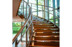 China High-Quality 316 Stainless Steel Handrails with Square Plate for Glass Applications supplier