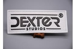 China Woven Fabric Printed Matte Silicone Logo Patch White For Garments supplier