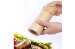 China Household Spice Storage Containers Gadget Rubber Wood Pepper Grinder supplier