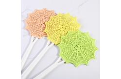 China Thickened Long Handle Plastic Fly Swatter To Hit Flies Mosquitoes supplier