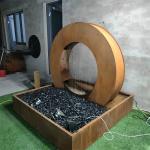 ISO9001 Square Outdoor Water Fountain Sculpture 4.9ft With LED