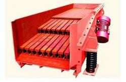 China Large Feeding Capacity Vibrating Feeder And Conveying Hoisting Machine supplier
