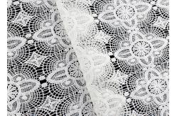 China Floral Schiffli Water Soluble Lace Fabric With Poly Milk Fiber SGS Approval supplier