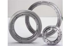 China Single Row Crossed Cylindrical Roller 62HRC Slewing Ring Bearing supplier