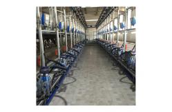 China Farm Use Electronic Metrology Milking Parlor Automatic Cow Machine System supplier
