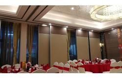 China Hanging System Soundproof Sliding Folding Partition Walls For Conference Room supplier