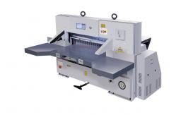China Automatic Program Control 780mm Width Paper Cutting Machine For Printing supplier