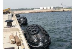 China High Strength Inflatable Boat Fenders , Yokohama Rubber Fenders For Docks supplier