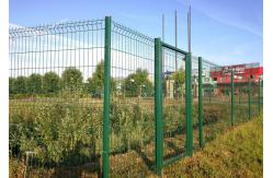 China 8ft Height Electric Welding V Mesh Security Fencing With Multiple Post supplier