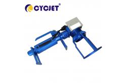 China Portable Coding Marking Machine Handheld Laser Printer For Tire Engraving supplier