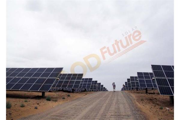 1 Axis Smart Solar Tracking System Slew Drive 500KW Closed Loop Time Control