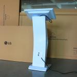 HD High Resolution Interactive Touch Screen Kiosk Custom Android Digital Signage