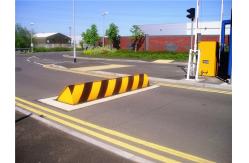 China Customized automatic road blocker , Traffic Control System Rising Steps 3m to 6m lenght supplier