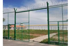 China Powder Coated Razor Barbed Wire Fencing 50*200mm Mesh Rectangle Post supplier