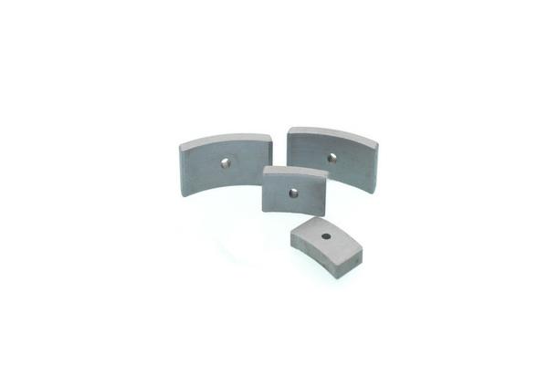 Super Strong Ferrite Magnet SrO Fe2O3 Motor Ceramic Processing