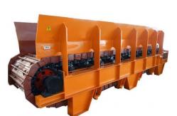 China 90-600 Tph Conveying Hoisting Machine Wide Application Range Apron Feeder Conveyor supplier