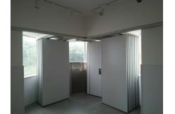 China Melamine Finish Operable Office Partition Wall / Sliding Folding Partitions supplier