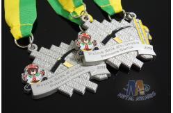 China Maration Racking Enamel Medals , Custom Sports Medals With Yellow Green Ribbon supplier
