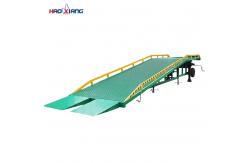 China Loading And Unloading Portable Dock Ramp Green Portable Steel Ramps supplier