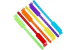 China 2000pcs Customized Vinyl PVC Wristbands in a Carton supplier