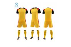 China Custom Football Club Training Kit with Light Weight Fabric Customizable Number supplier