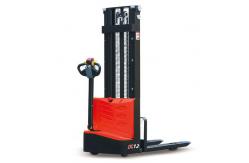 China Electric Pallet Stacker 1.5 Ton 2 Ton Pallet Stacker Electric Forklift supplier