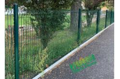 China Powder Coating 1.23m V Mesh Security Fencing Triangle Bending supplier