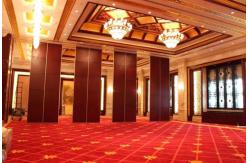 China Ballroom Movable Partition Walls Fabric Surface Top Hung With No Floor Track supplier