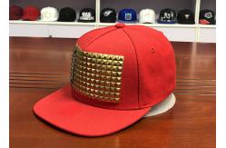 China Rivet Chain Personalized Child Snapback Hats Flat Brim 85% Acrylic + 15% Wool supplier
