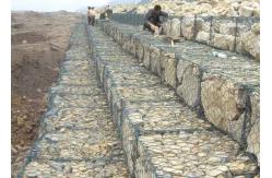 China Standard Retaining Wall Gabion Cages For Bank Protection Woven Technique supplier