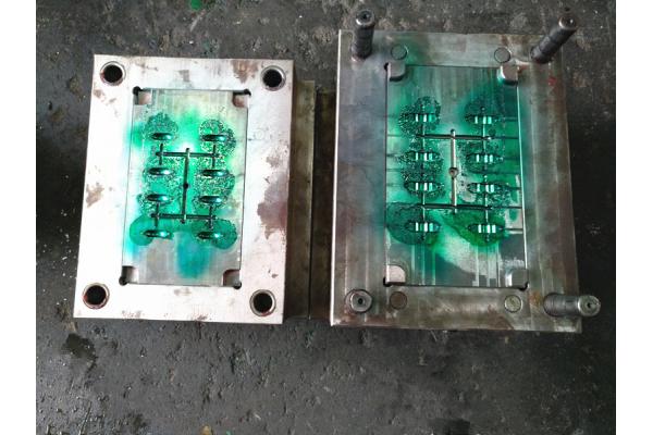 Cold Runner Injection Molding Tooling 8 Cavity Mirror / Polishing Surface
