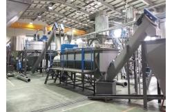 China Waste 2000kg/Hr Plastic Recycling Line Pet Bottles Crushing Washing Drying Machine supplier