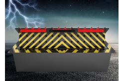 China Hydraulic Control  Security Road Blocker Spray Anti-Rust Paint  With  LED Light supplier